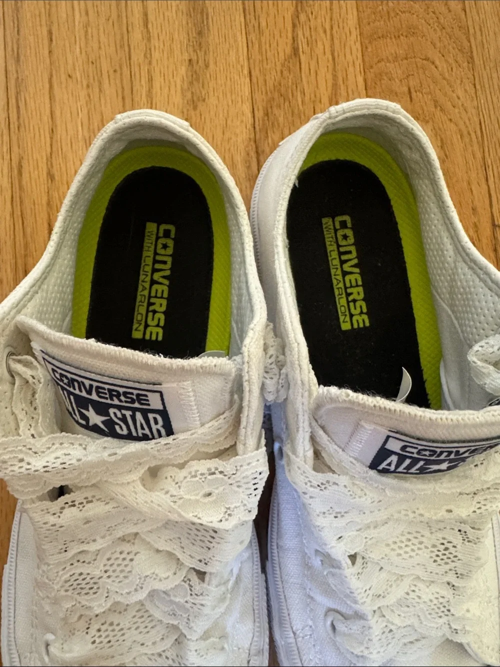 Low top white converse